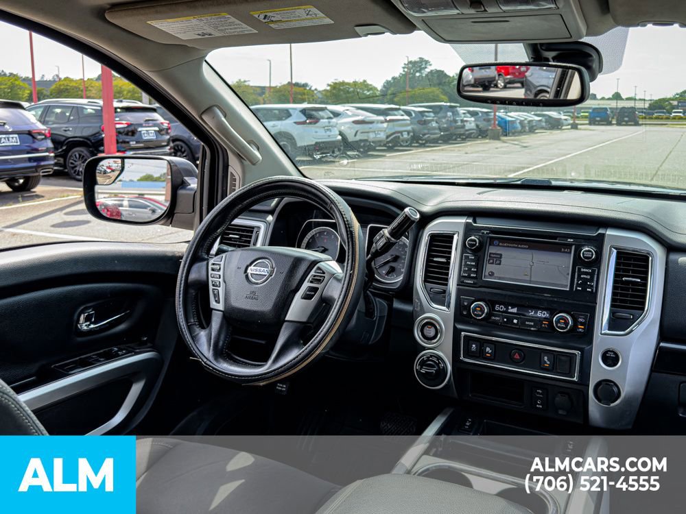 Used 2018 Nissan Titan SV w/ SV Convenience Package AWD/4WD image 17