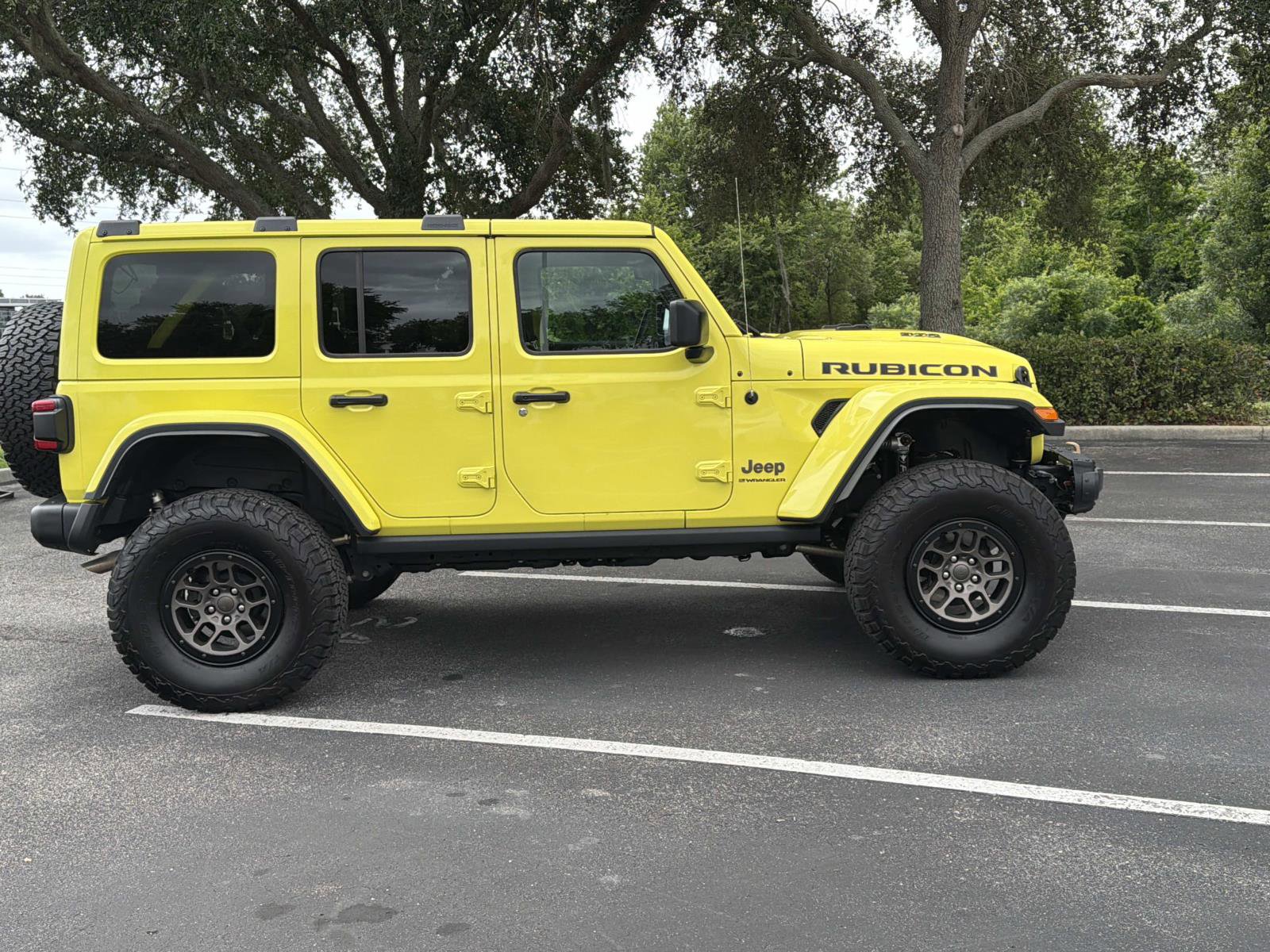 Used 2023 Jeep Wrangler Unlimited Rubicon 392 w/ Xtreme Recon 35" Tire Package AWD/4WD image 3