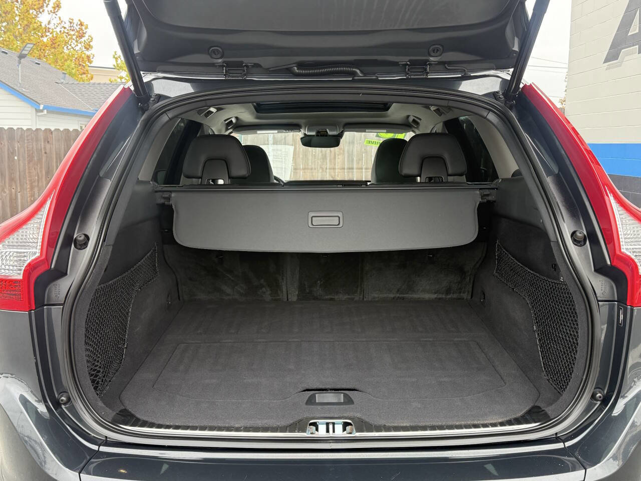 Used 2016 Volvo XC60 T5 Platinum w/ Climate Package image 16