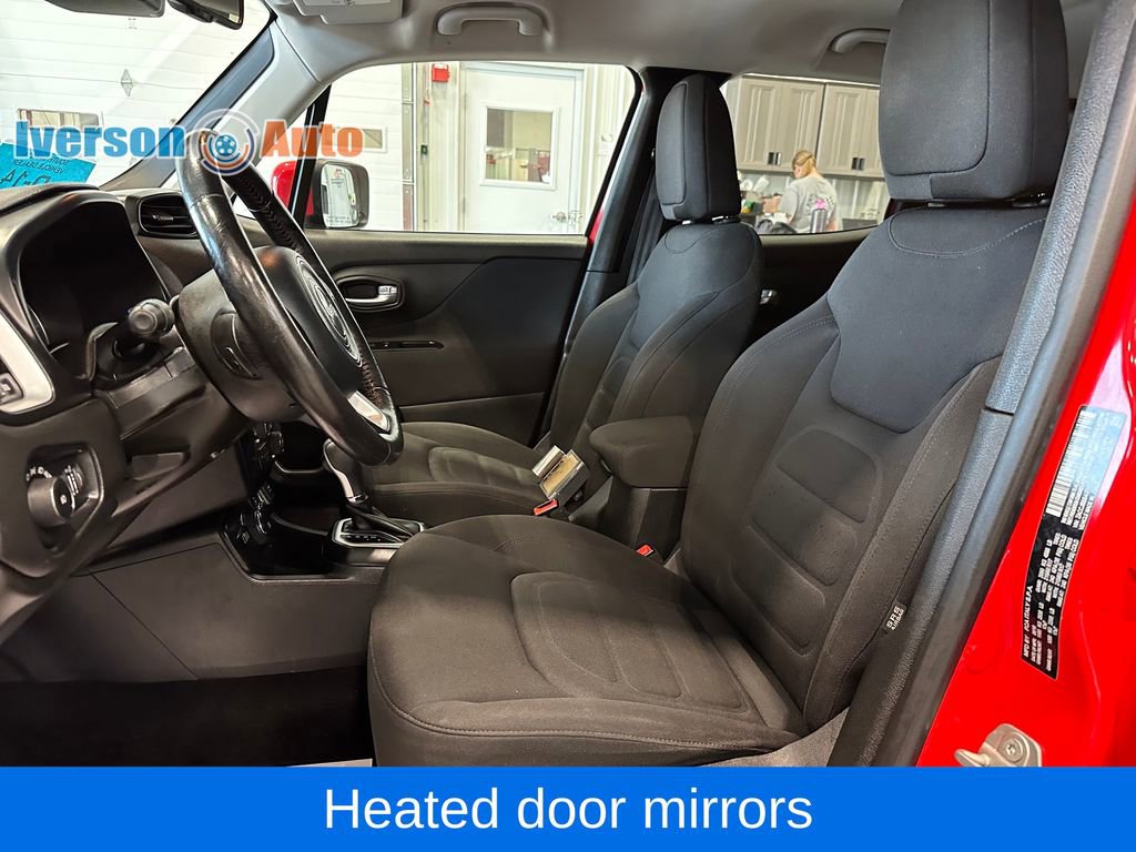 Used 2018 Jeep Renegade Latitude w/ UConnect 8.4 Nav Group AWD/4WD image 16