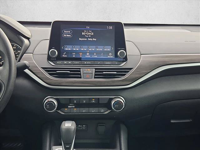 Used 2025 Nissan Altima 2.5 SV FWD image 14