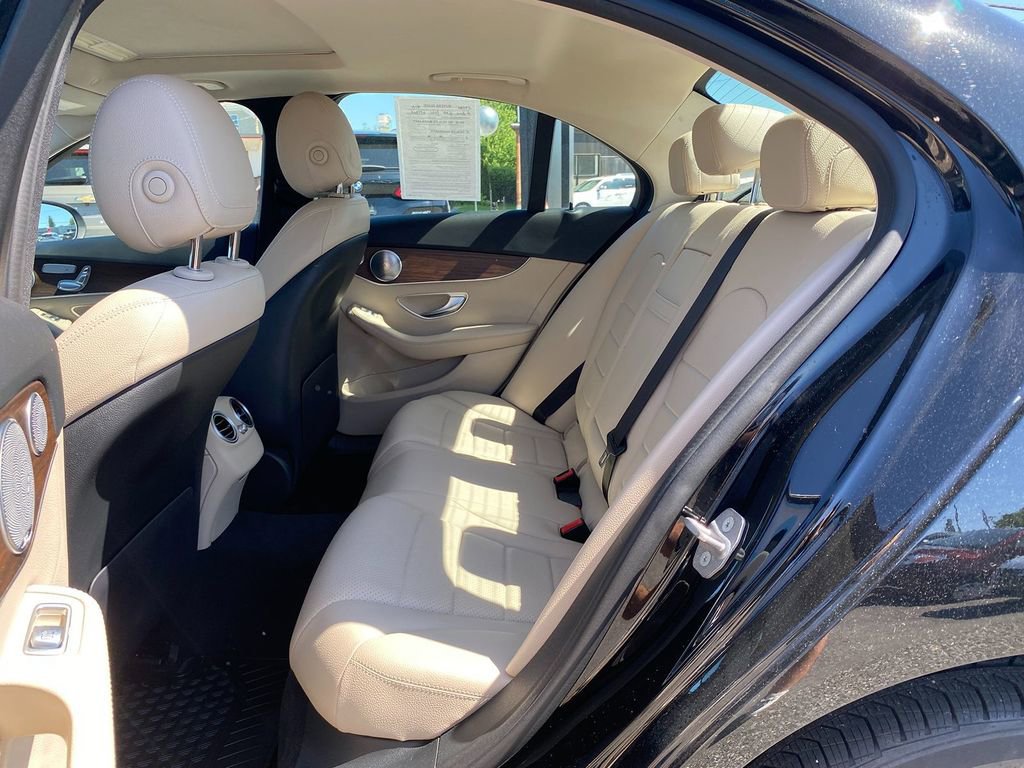 Used 2021 Mercedes-Benz C 300 4MATIC Sedan image 32