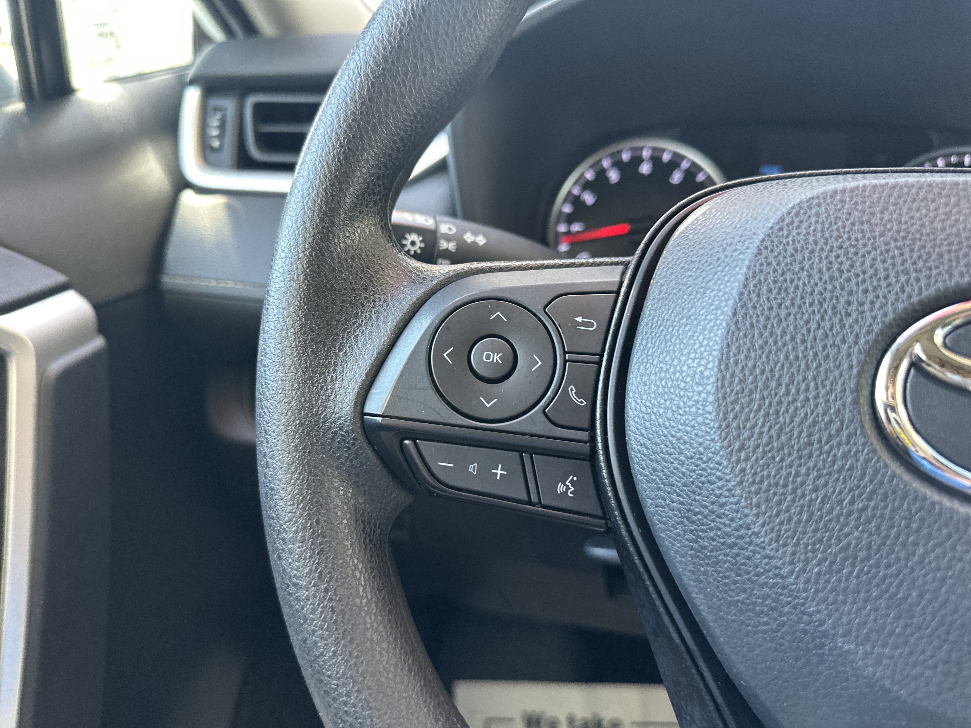 Certified 2022 Toyota RAV4 LE FWD image 24