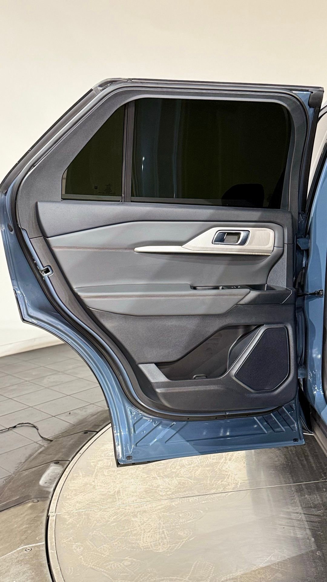 Used 2025 Ford Explorer Active w/ Active Comfort Package image 46