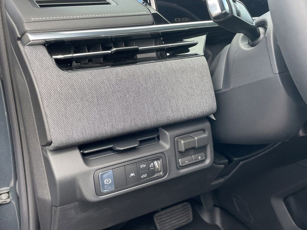 New 2026 GMC Sierra EV Elevation w/ LPO, Elevation Dark Package image 36