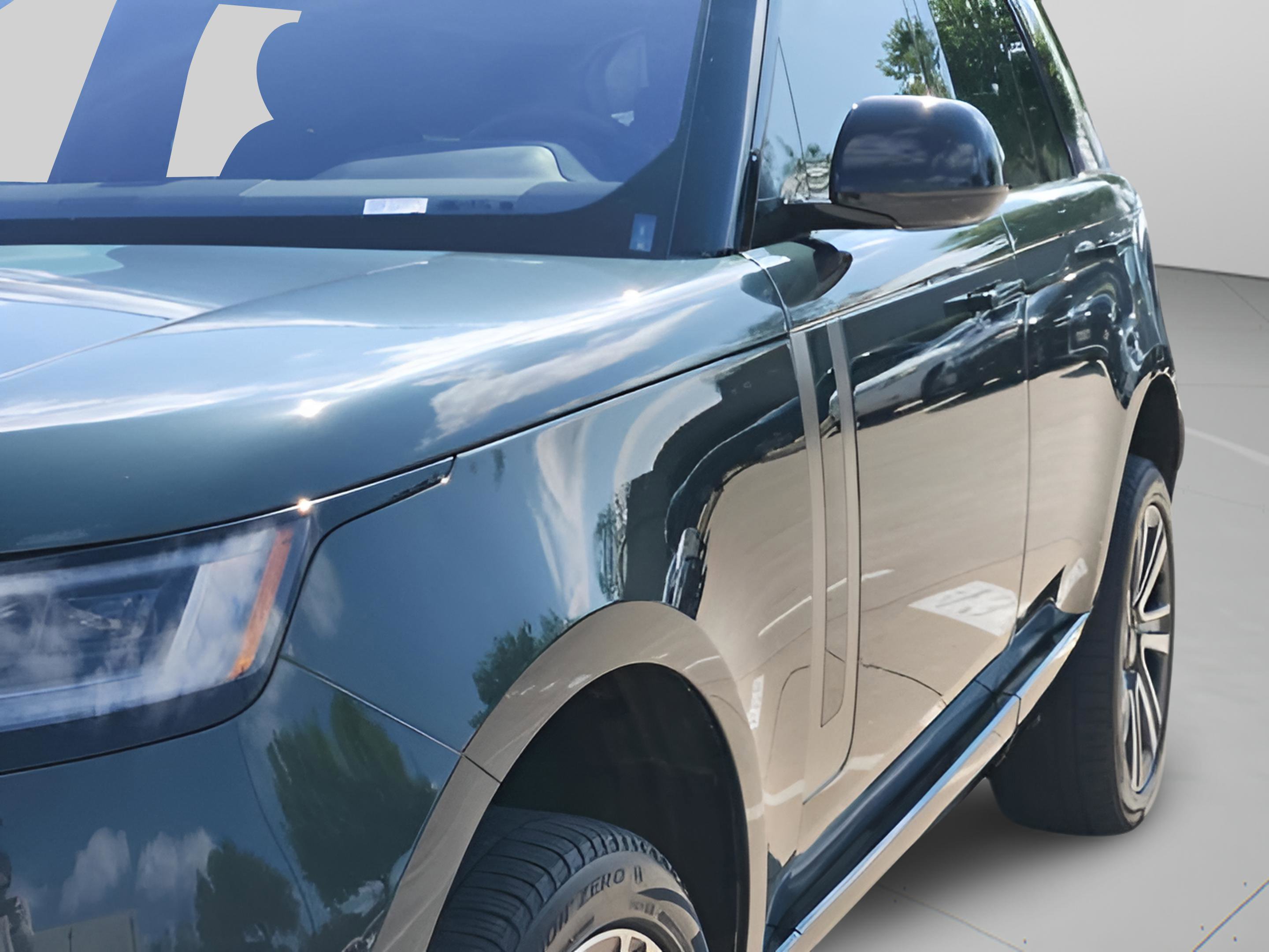 Used 2023 Land Rover Range Rover SE image 40
