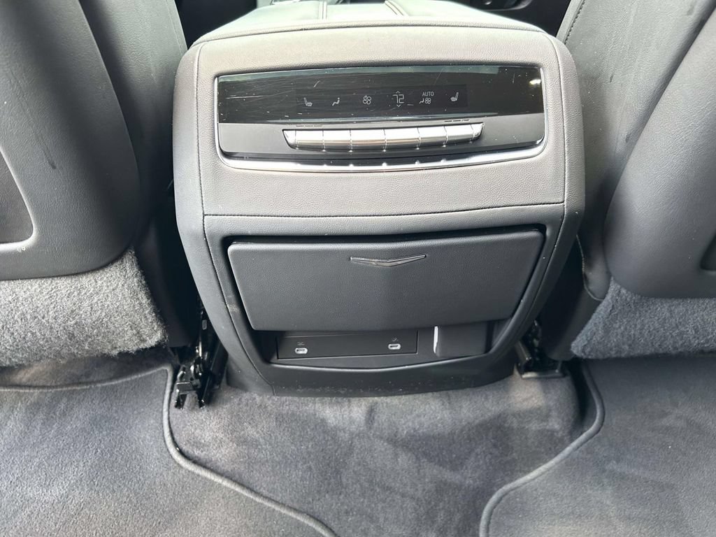 Used 2023 Cadillac Escalade ESV Sport w/ LPO, ONYX Package AWD/4WD image 14
