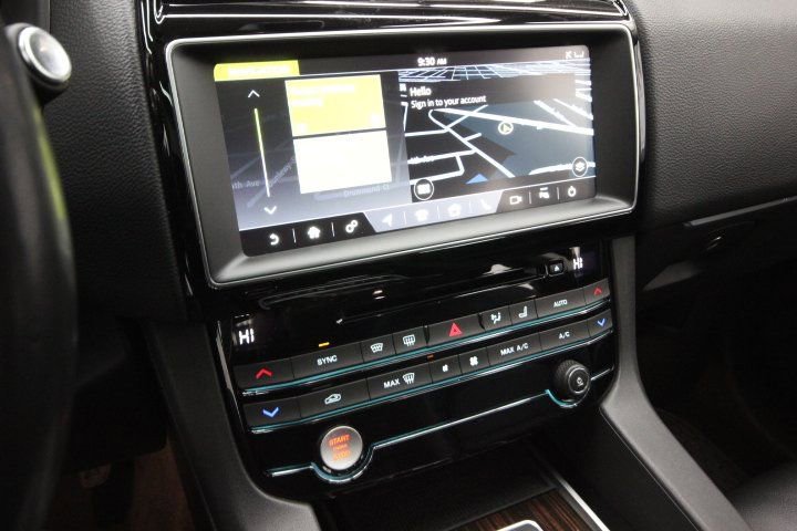 Used 2018 Jaguar F-PACE Prestige image 16