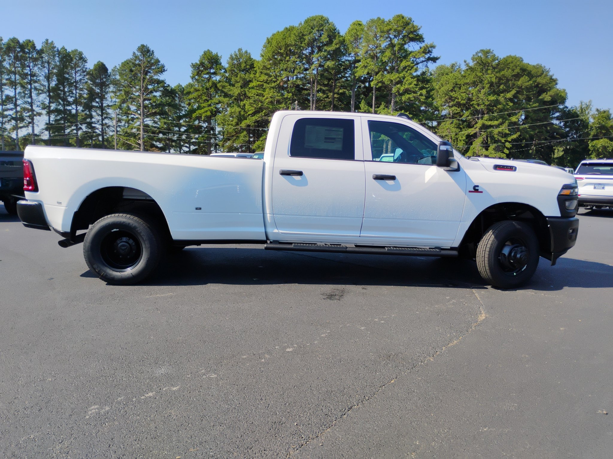 New 2027 RAM 3500 Tradesman AWD/4WD image 4