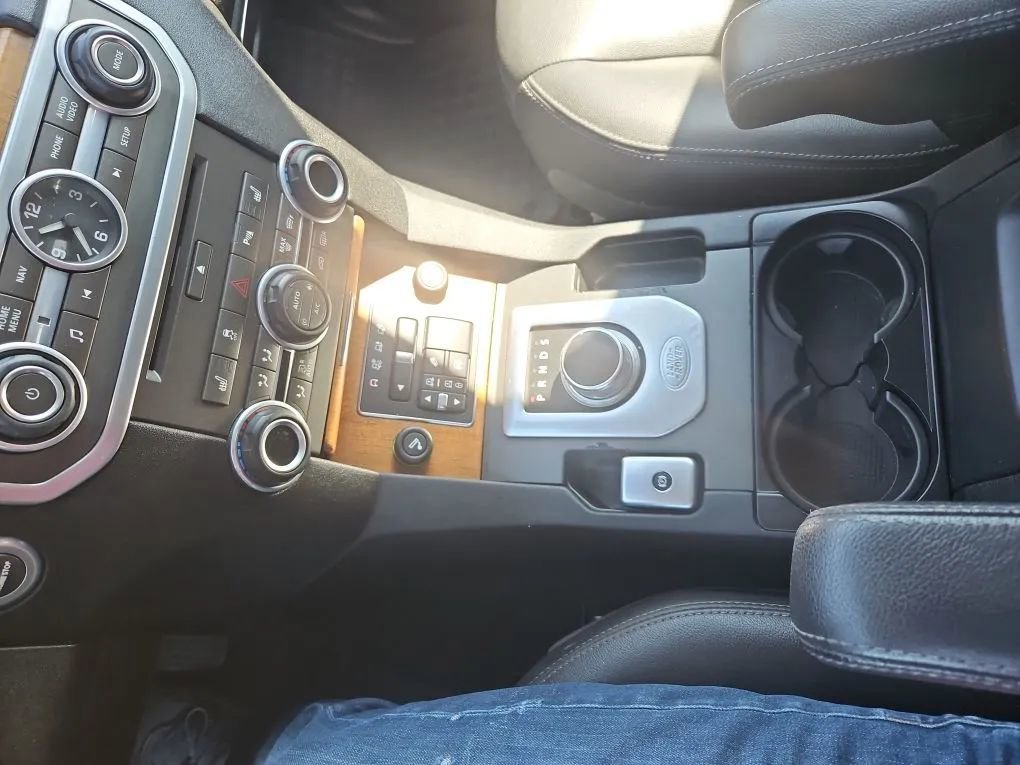 Used 2016 Land Rover LR4 HSE Silver Edition image 46