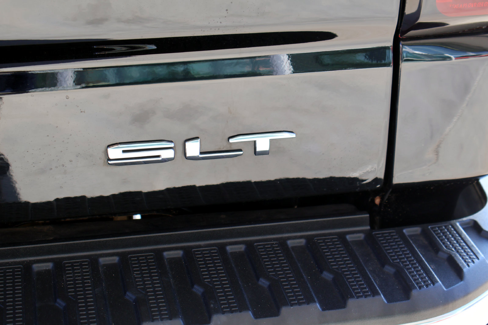 Used 2025 GMC Sierra 1500 SLT AWD/4WD image 10