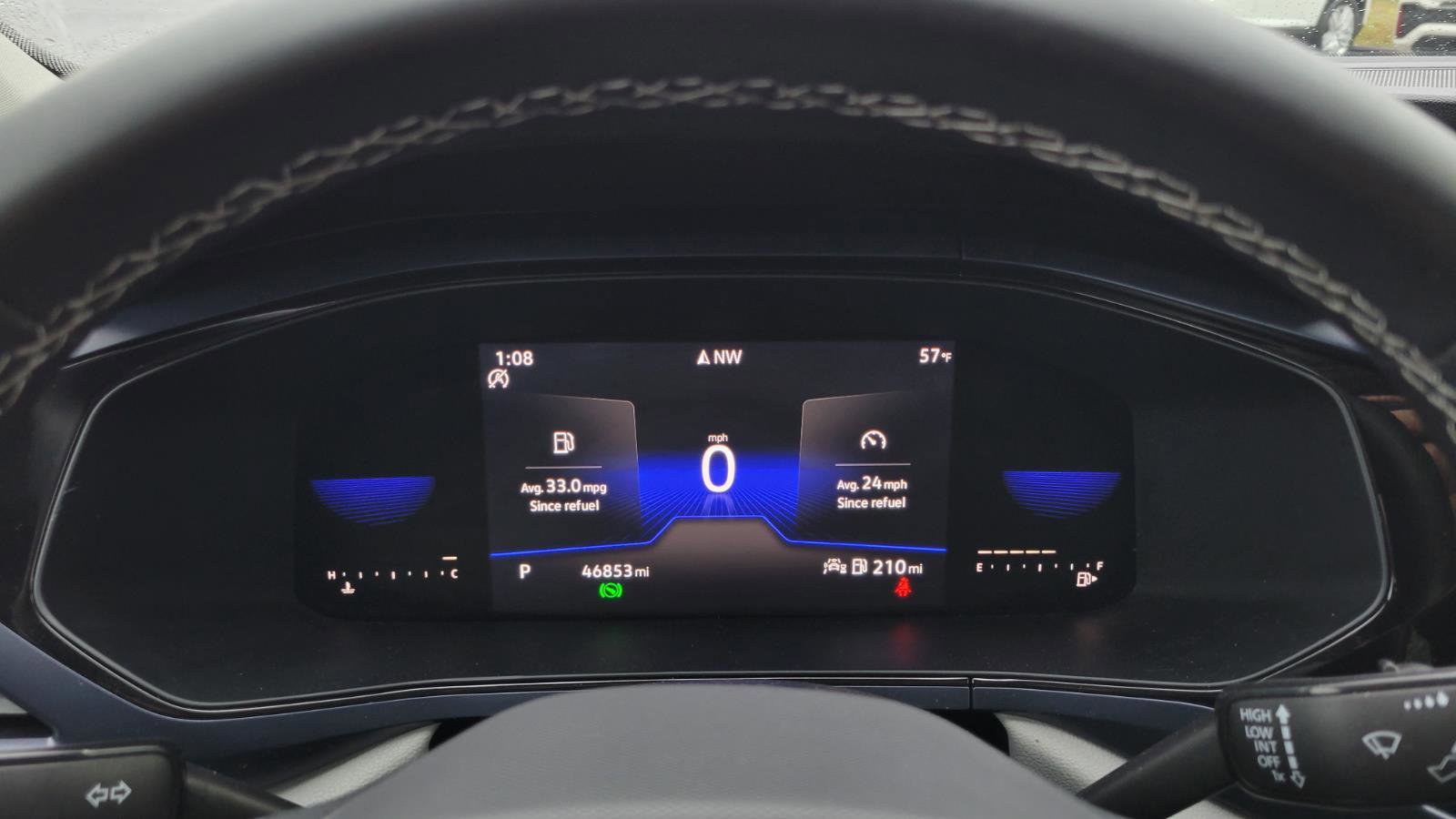 Used 2022 Volkswagen Taos SE w/ Panoramic Sunroof Package image 26