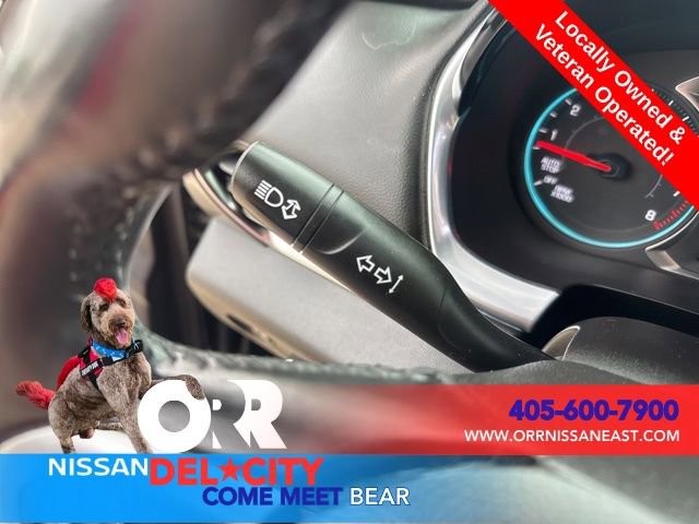 Used 2021 Chevrolet Traverse LT FWD image 22