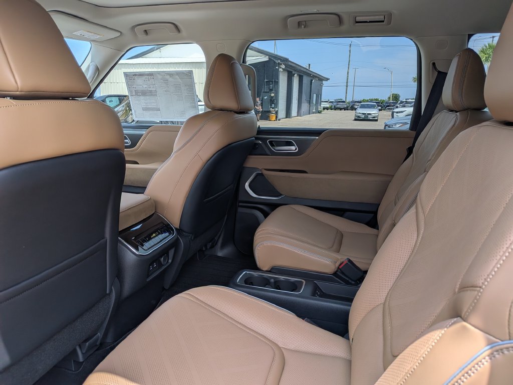 New 2027 INFINITI QX80 Luxe w/ Exterior Package RWD image 16