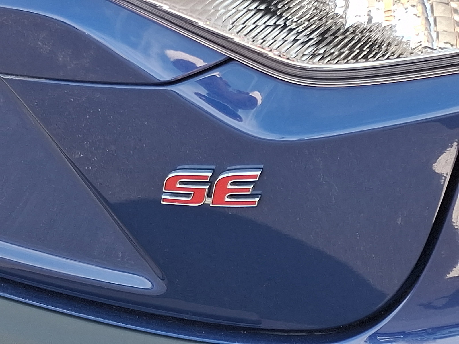 Certified 2021 Toyota Corolla SE w/ SE Premium Package image 4