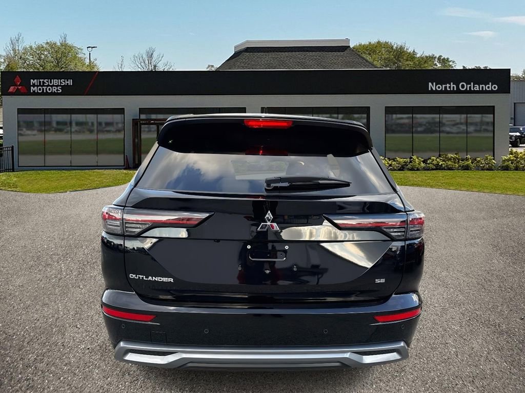 New 2026 Mitsubishi Outlander SE image 5