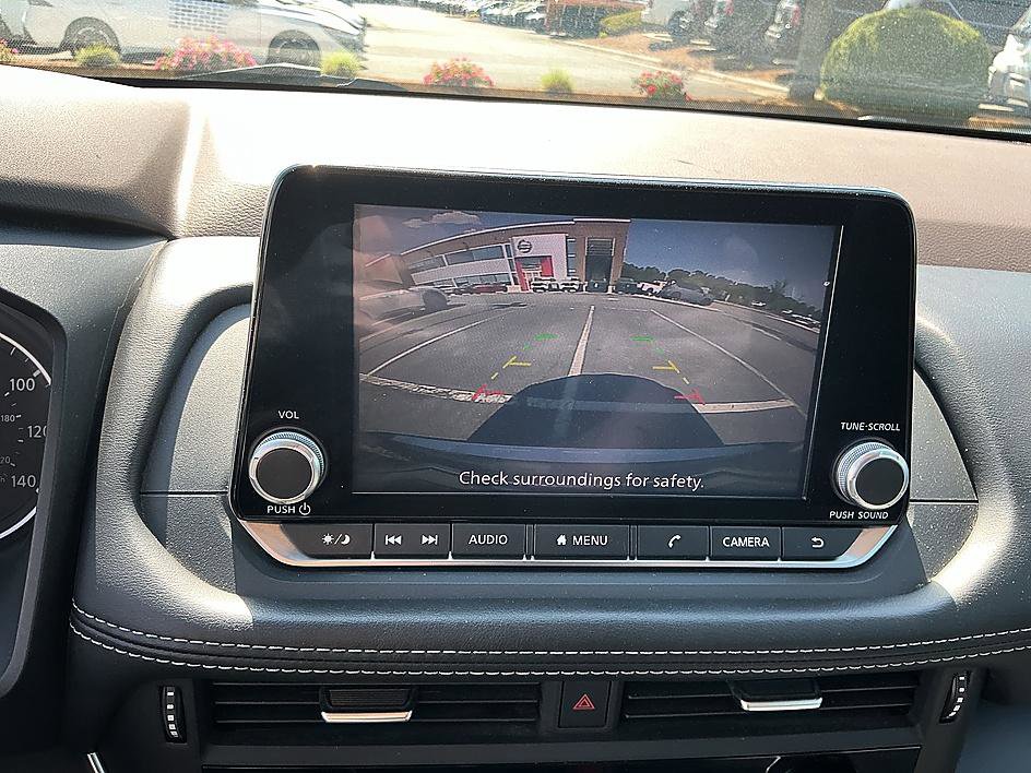 Used 2021 Nissan Rogue S FWD image 17