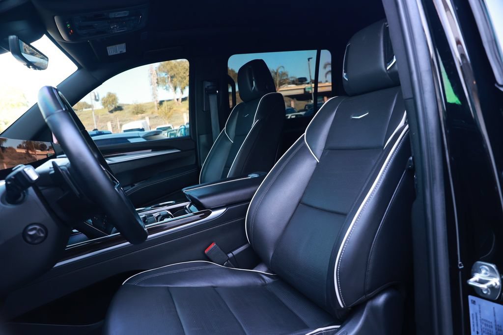 Used 2025 Cadillac Escalade ESV Premium Luxury AWD/4WD image 20