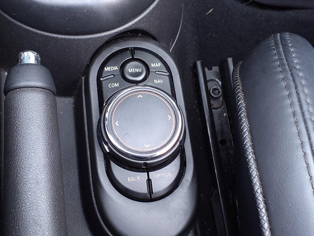 Used 2019 MINI Cooper Cooper image 10