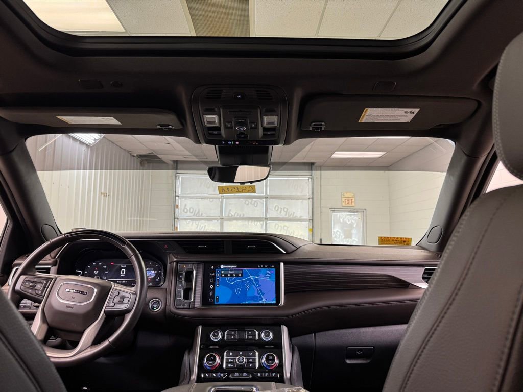 Used 2023 GMC Yukon XL Denali w/ Advanced Technology Package AWD/4WD image 23