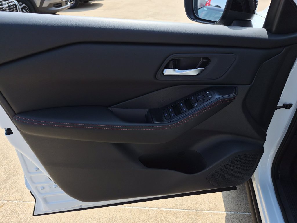 Certified 2026 Nissan Rogue SV AWD/4WD image 19
