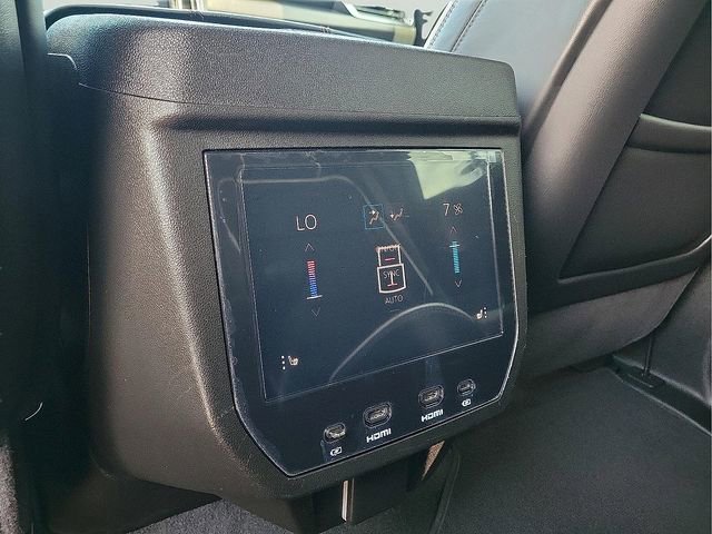 Used 2025 GMC Yukon AT4 Ultimate AWD/4WD image 13