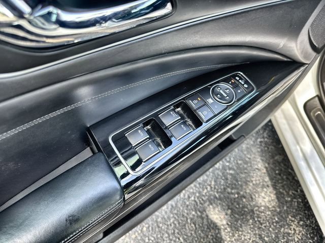 Used 2016 Kia K900 Luxury image 21