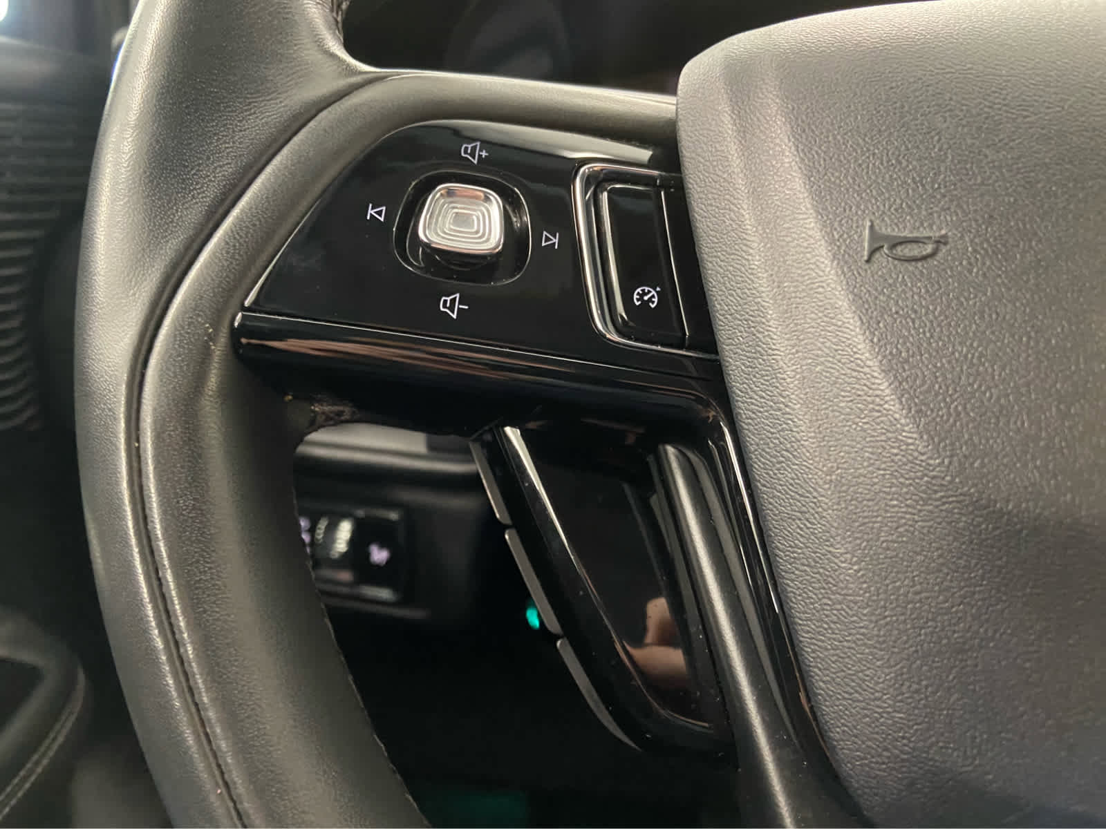 Used 2022 Lincoln Corsair AWD w/ Premium Package image 25