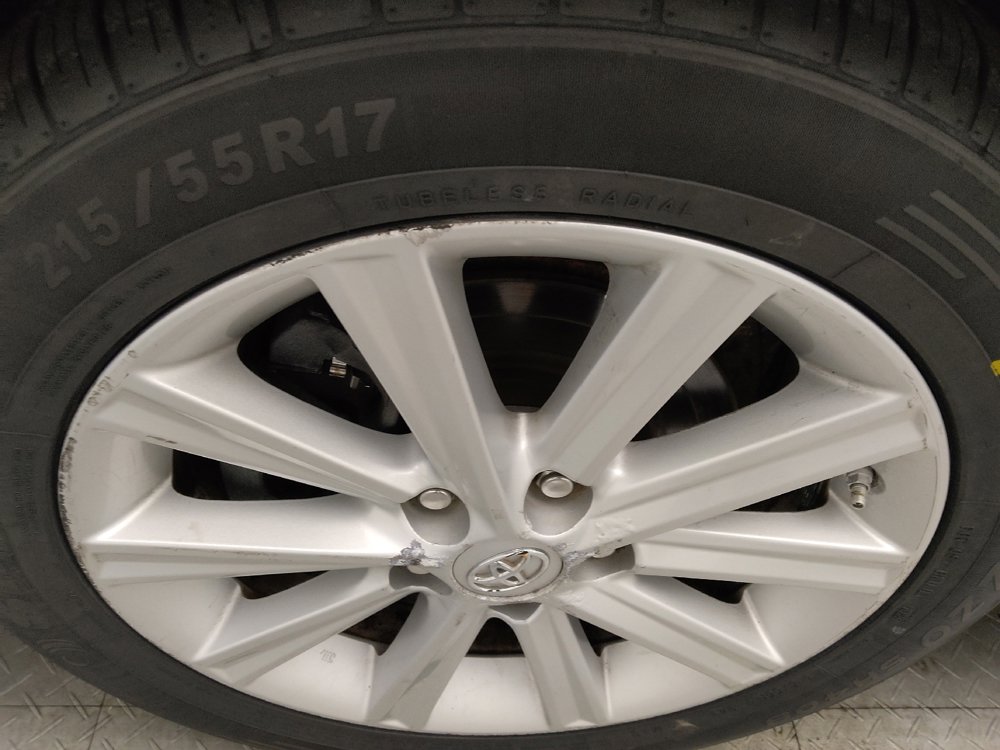 Used 2014 Toyota Camry XLE w/ Leather Package image 31