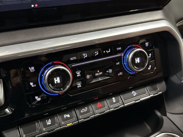 Used 2024 GMC Sierra 3500 Denali Ultimate image 32