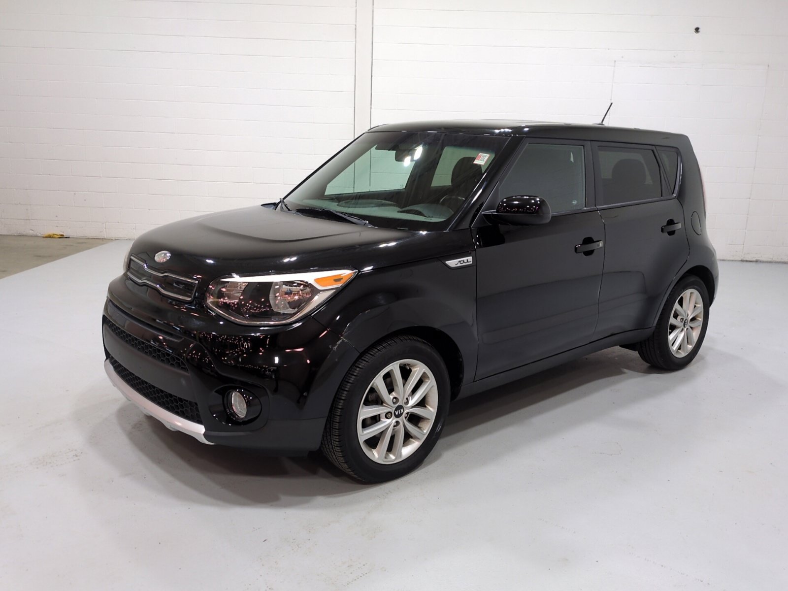 Used 2017 Kia Soul + w/ Audio Package FWD image 7