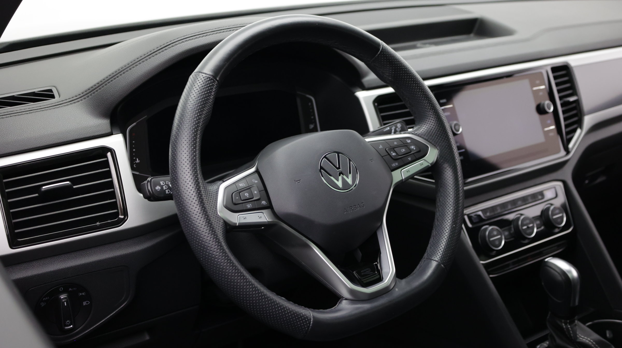 Used 2023 Volkswagen Atlas Cross Sport SEL Premium R-Line AWD/4WD image 12