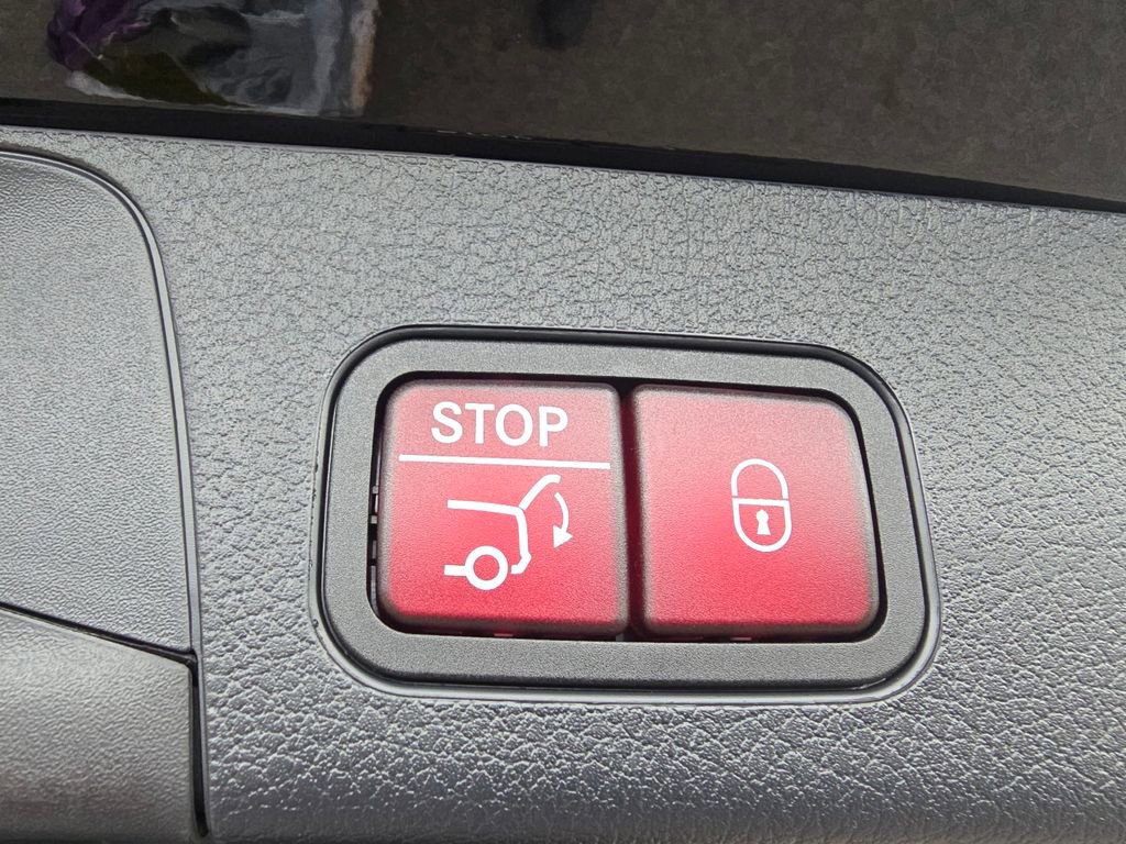 New 2026 Mercedes-Benz GLB 250 4MATIC image 19