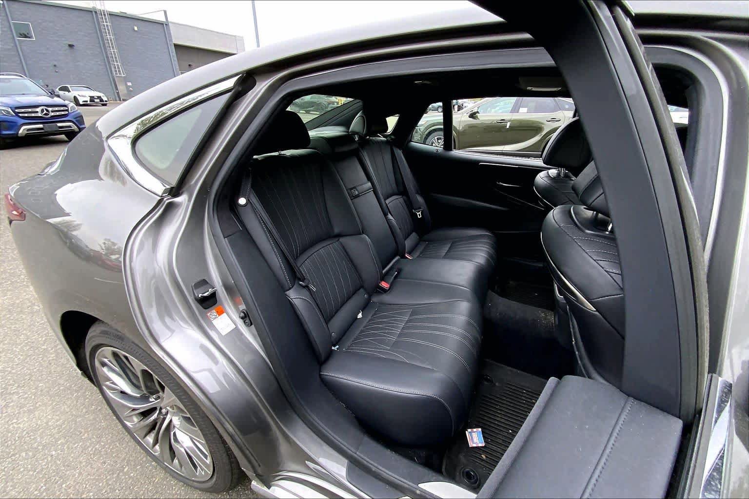 Used 2023 Lexus LS 500 AWD w/ Interior Upgrade Package image 20