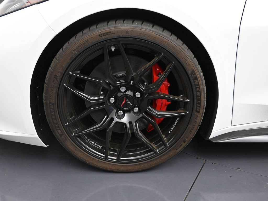 Used 2025 Chevrolet Corvette Z06 RWD image 9