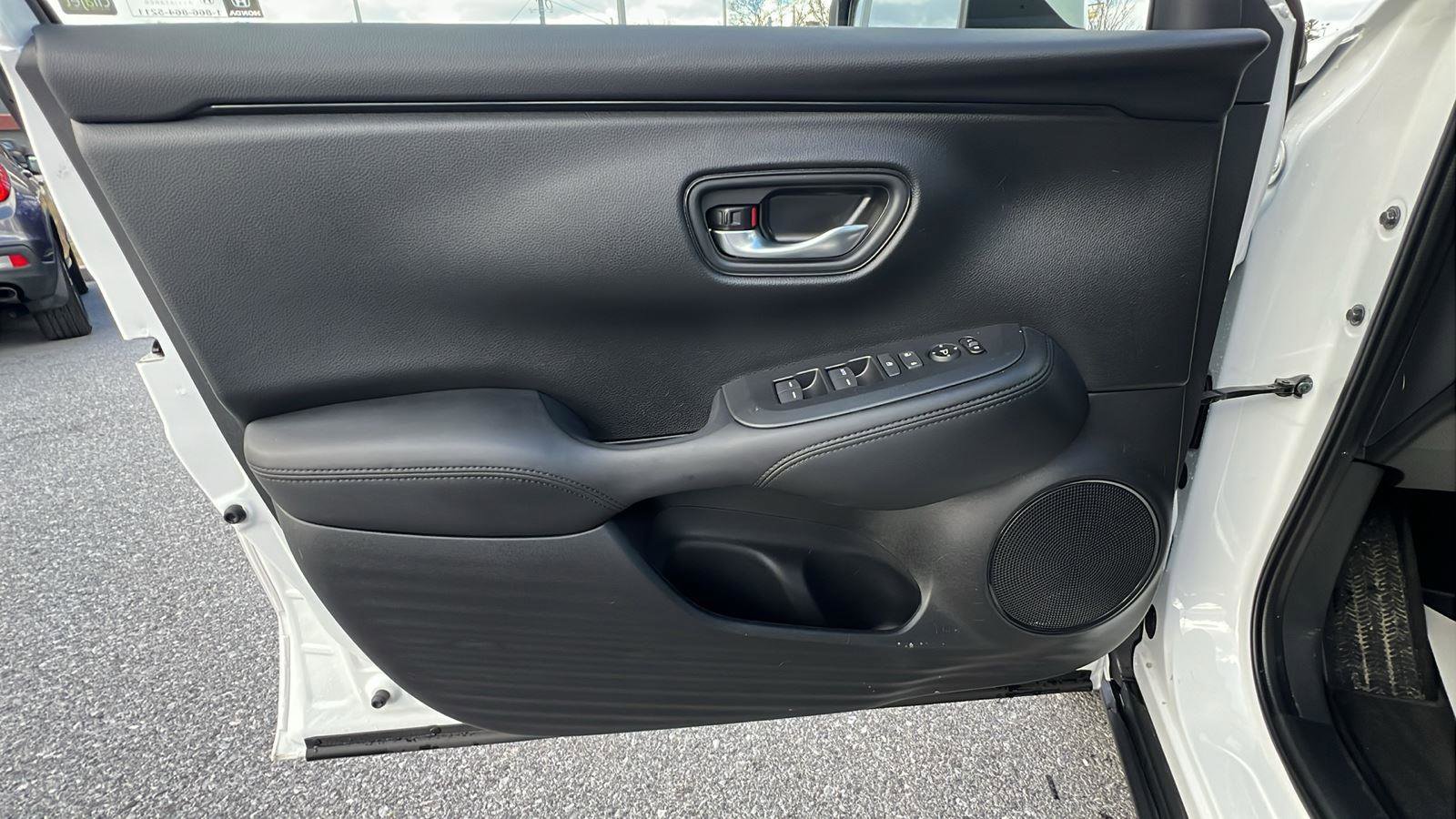 Certified 2025 Honda HR-V LX image 20