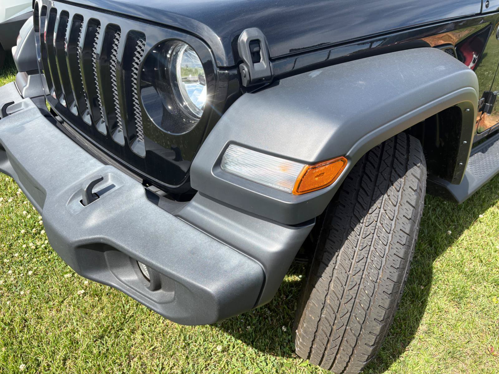 Used 2023 Jeep Wrangler Unlimited Sport AWD/4WD image 12