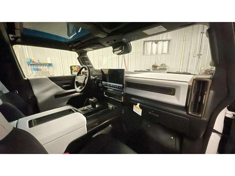 Used 2024 GMC Hummer EV 3X AWD/4WD image 17