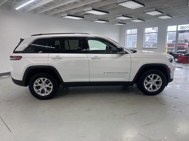 Used 2023 Jeep Grand Cherokee Limited image 14