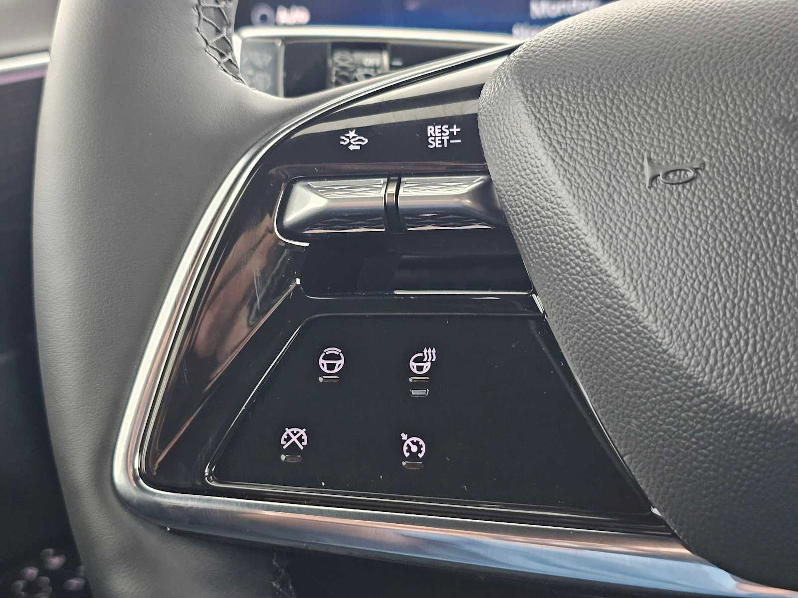 New 2026 Cadillac Lyriq Sport w/ LPO, Bronce Accent Package image 28