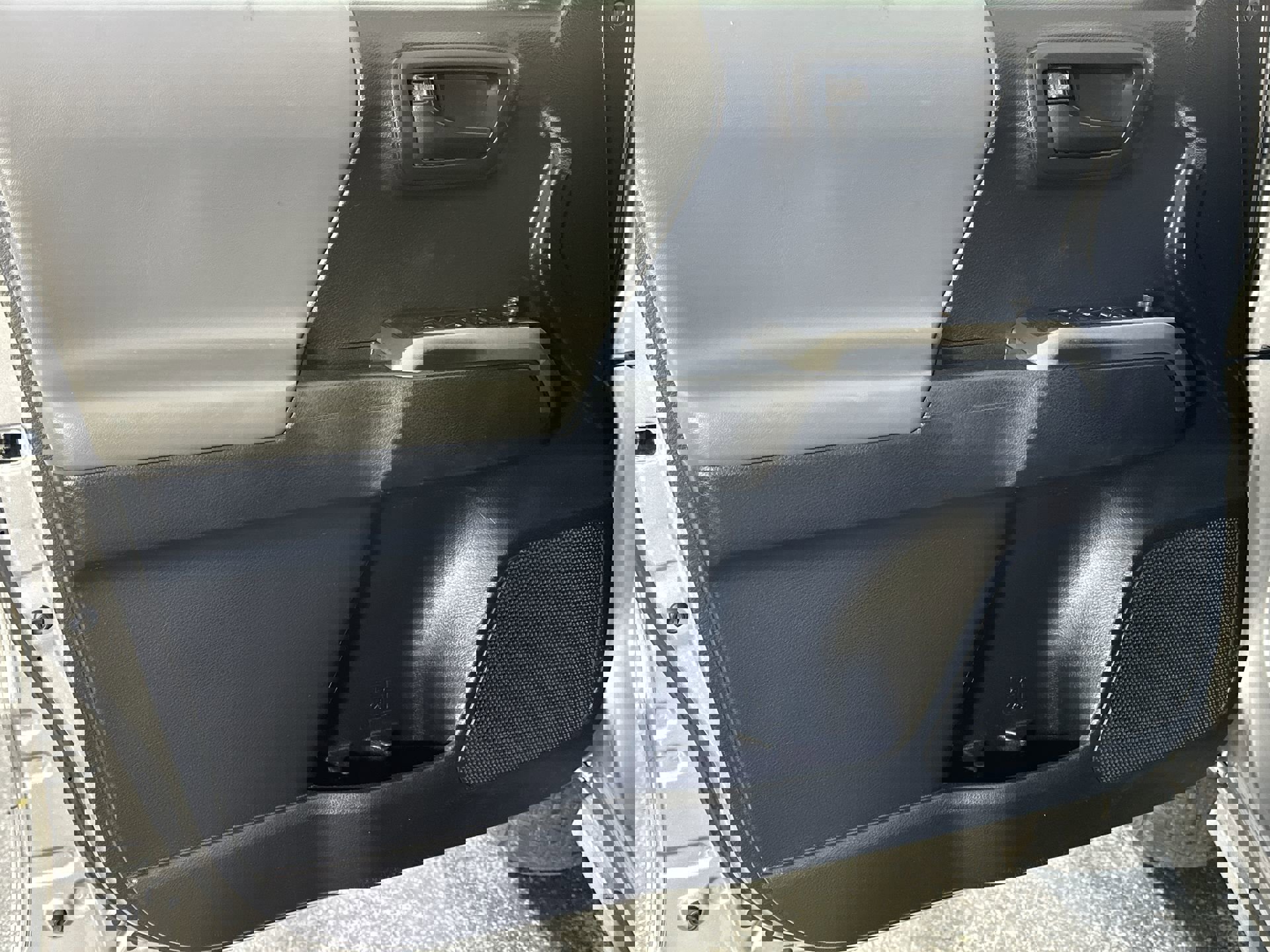 Used 2020 Toyota Tacoma SR5 image 33