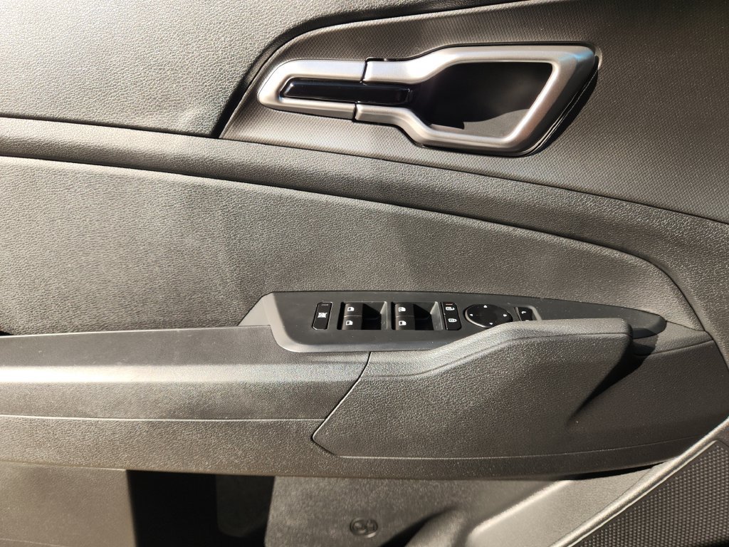 New 2026 Kia Sportage LX FWD image 19