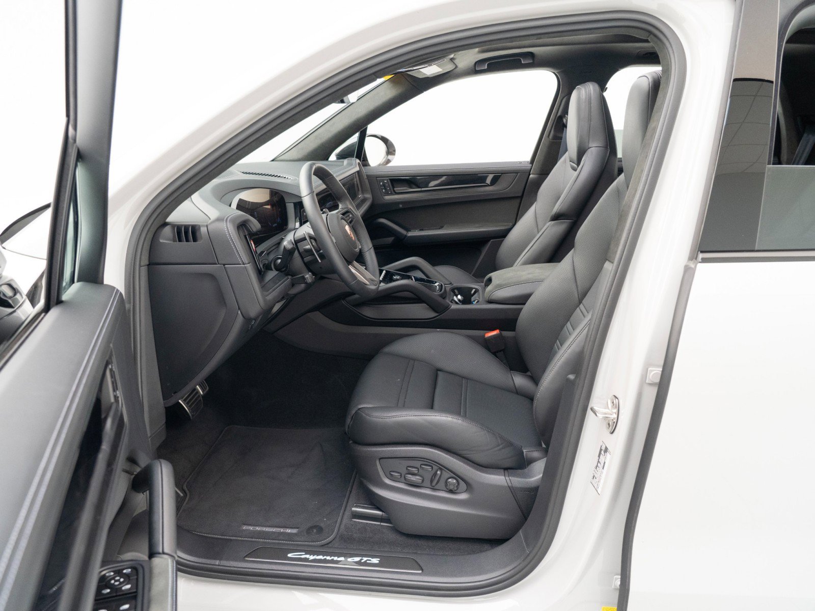 Certified 2026 Porsche Cayenne GTS image 18
