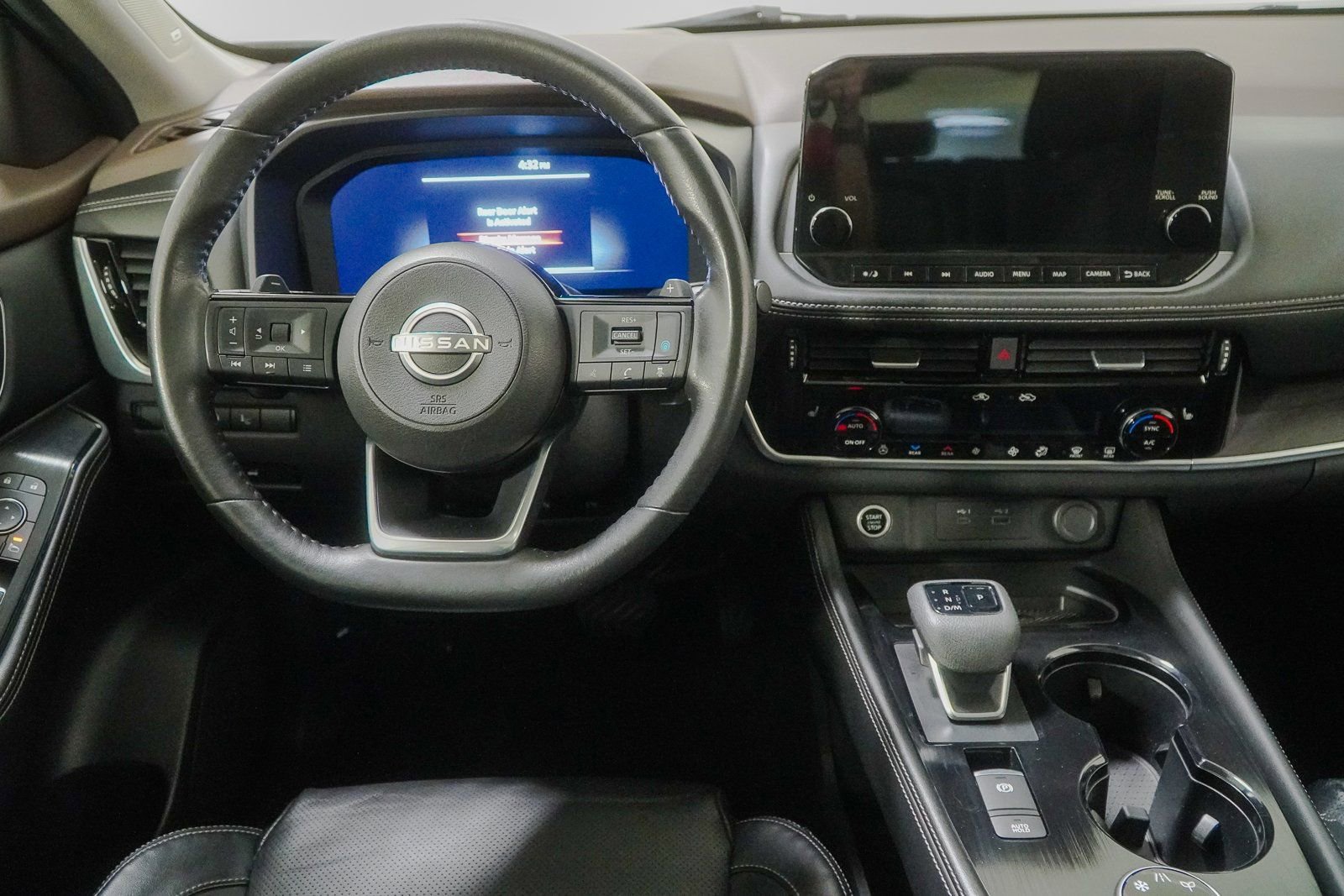 Used 2022 Nissan Rogue Platinum w/ Head-Up Display Package image 24