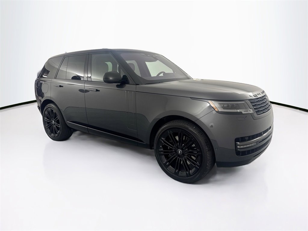 Used 2023 Land Rover Range Rover SE image 3
