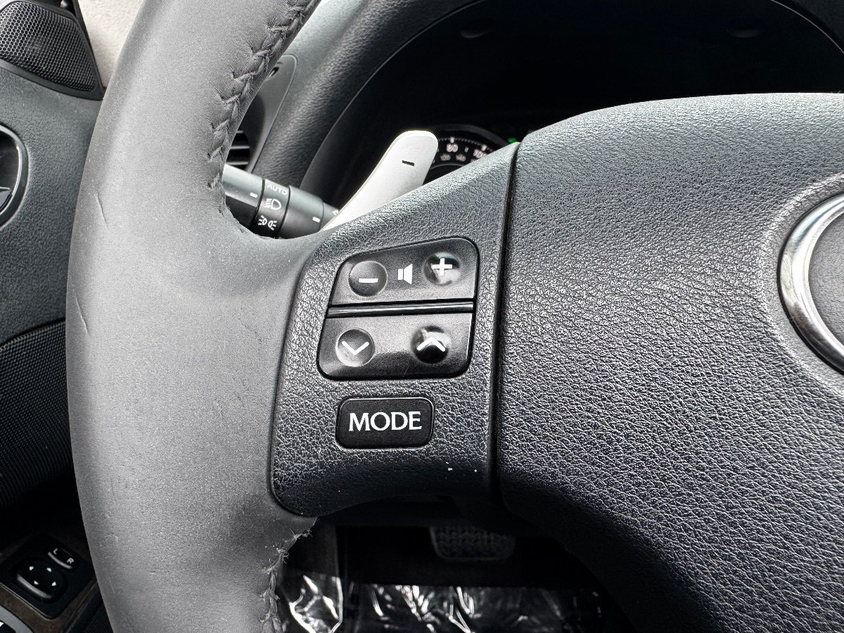 Used 2010 Lexus IS 250C RWD image 23