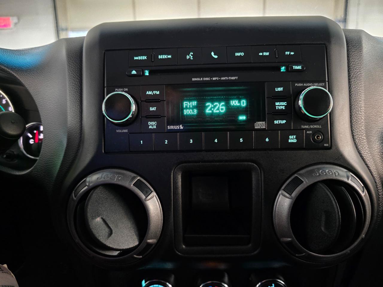 Used 2018 Jeep Wrangler Unlimited Sport w/ Connectivity Group AWD/4WD image 32