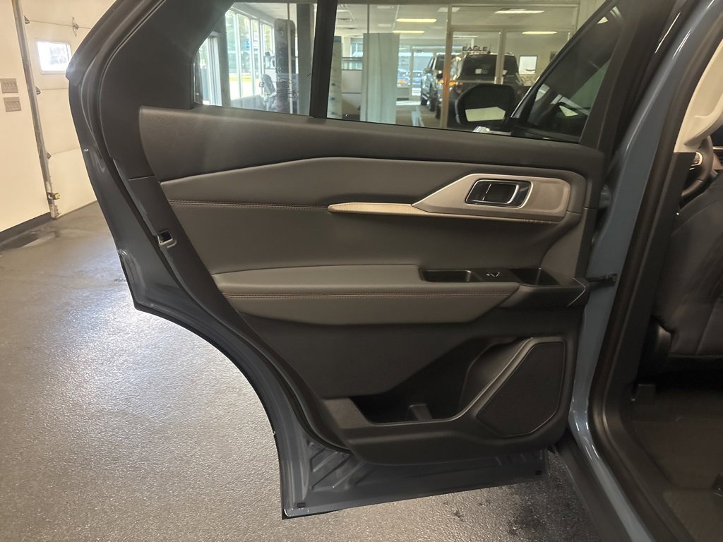 New 2025 Ford Explorer Active image 24