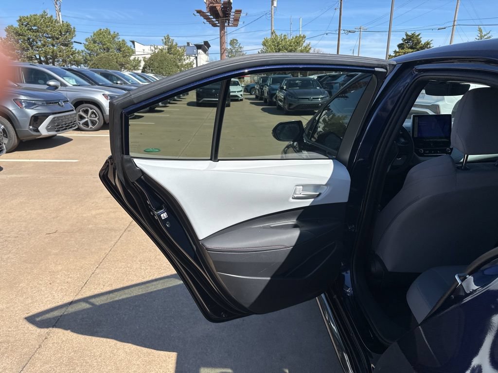 Used 2025 Toyota Corolla SE w/ SE Premium Package FWD image 14