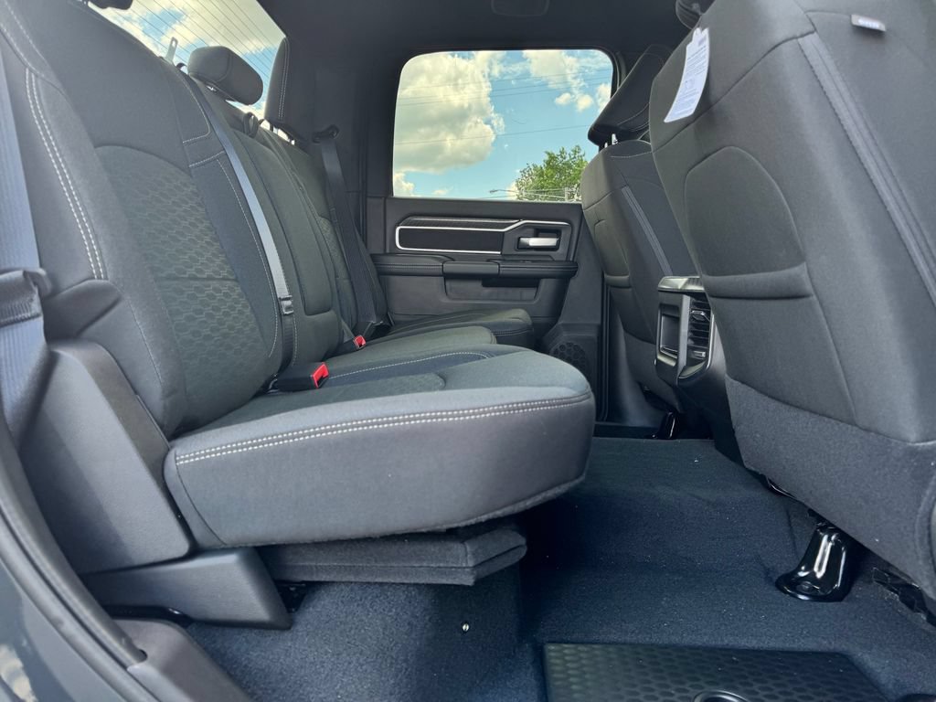 New 2026 RAM 2500 Big Horn AWD/4WD image 13